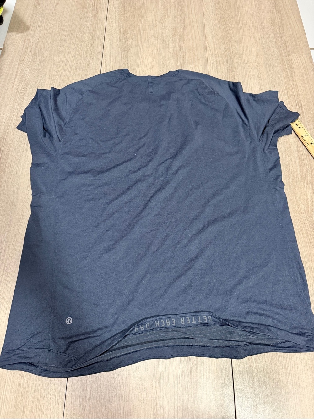 lululemon athletica Men’s Dark Navy Short-Sleeve Athletic Tee